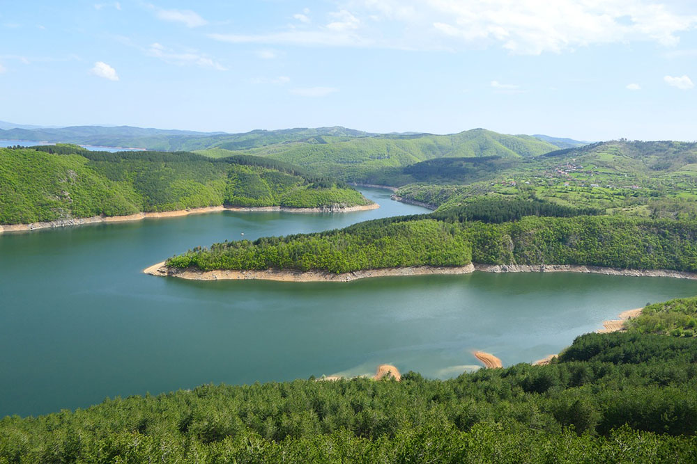 Открийте река Арда: скрит скъпоценен камък за любителите на рафтинга в България