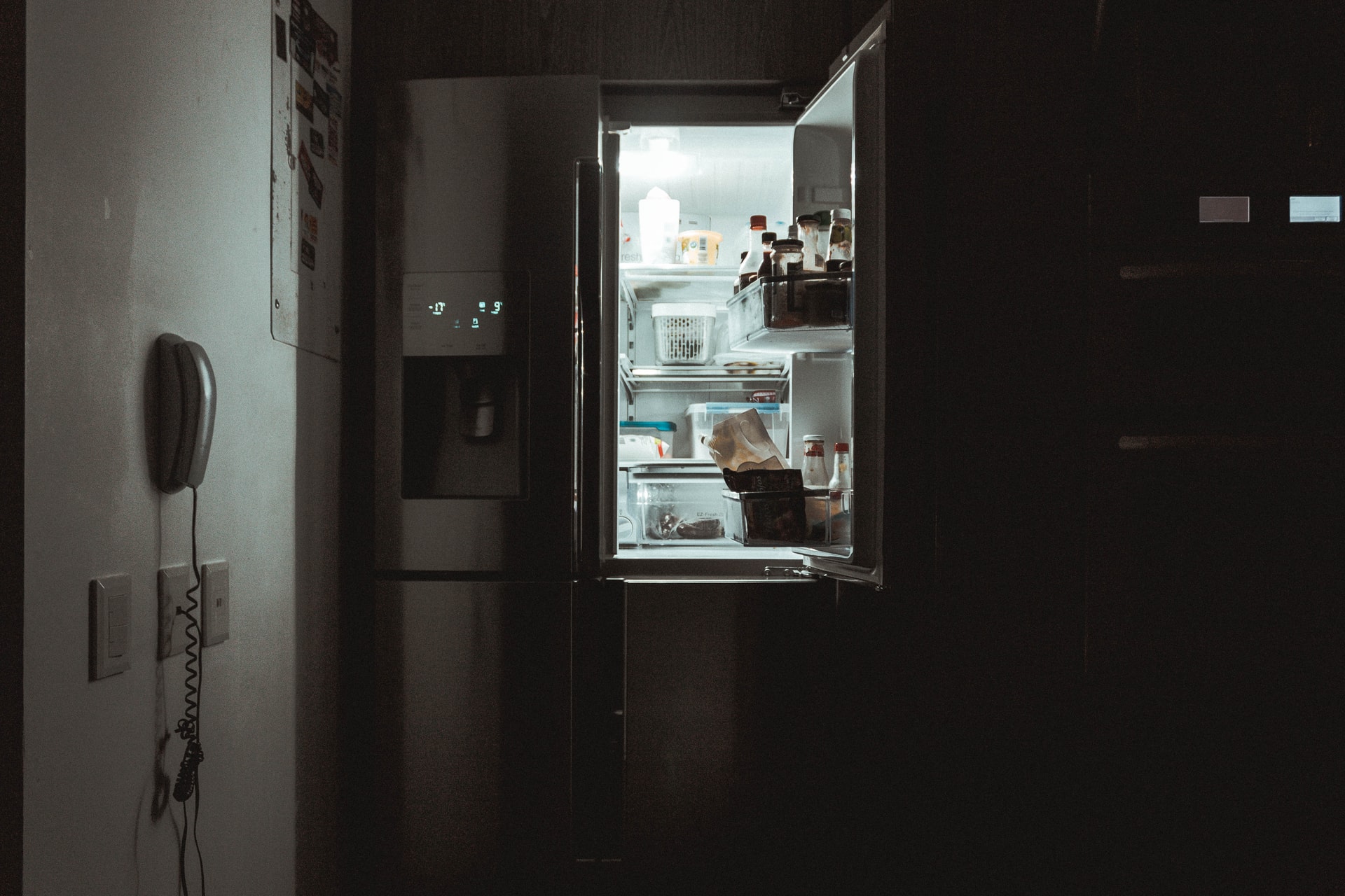 Как да изберем вграден хладилник