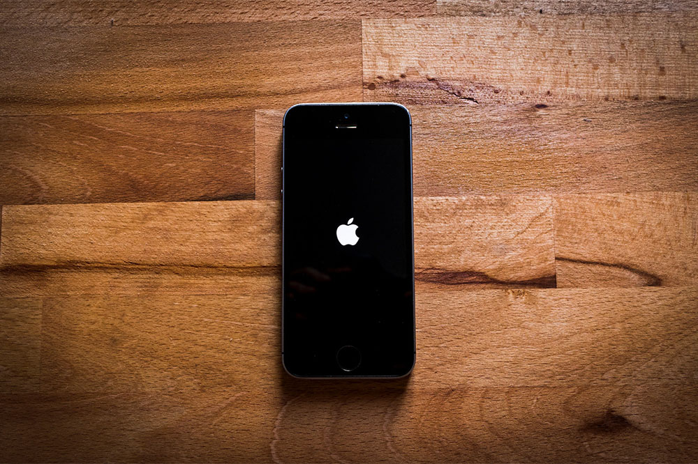 Предотвратяване на допълнителни щети: Временни поправки за счупено стъкло на iPhone